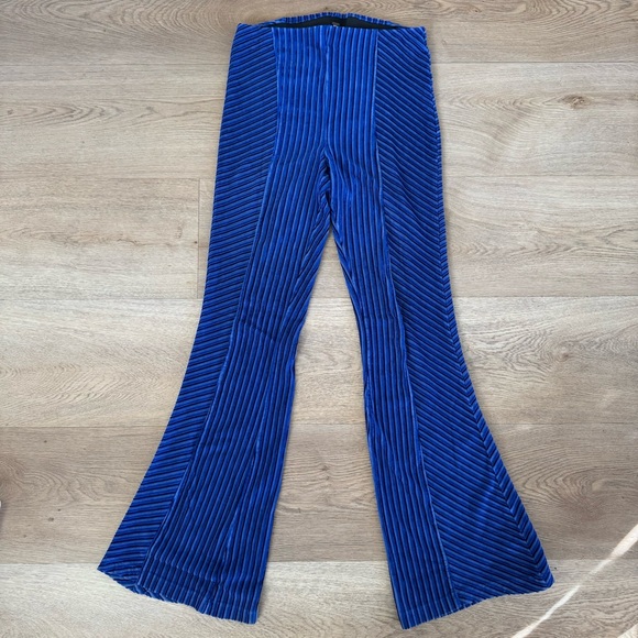 Free People Penny Pull-On Velvet Flared Pants Blue Medium Eventide Regular - Picture 2 of 9